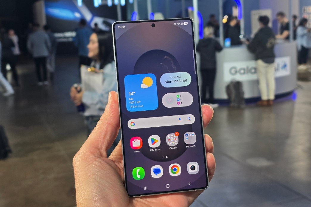 Màn hình S26 có nhiều nâng cấp mới